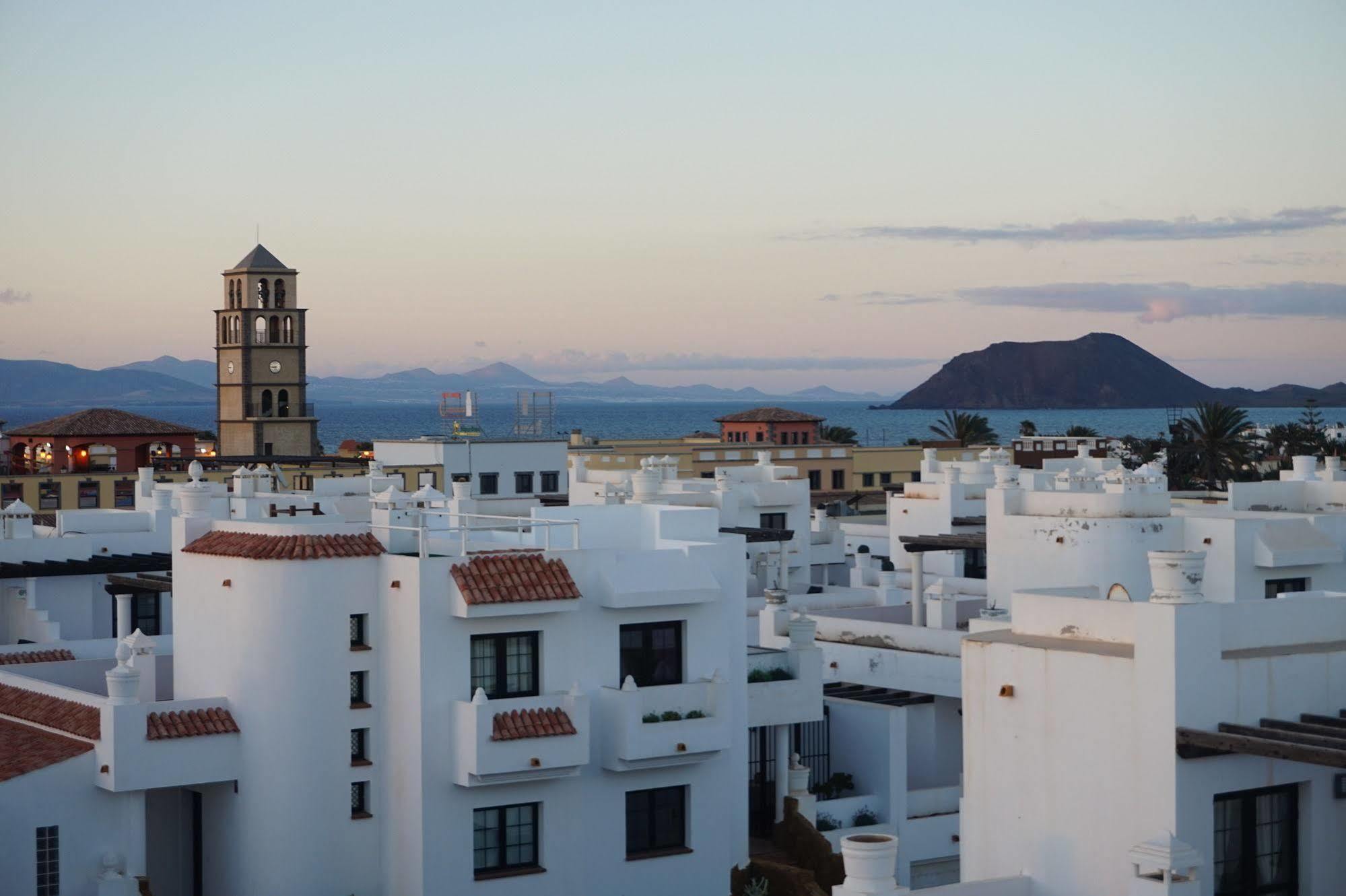 Surf Riders Fuerteventura (Adults Only) Hotel Corralejo Exterior photo